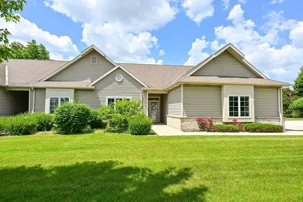 5371 S Butterfield WAY, Greenfield, WI 53221