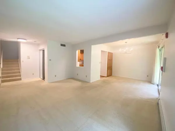 Glendale, WI 53209,2220 W Good Hope ROAD #21