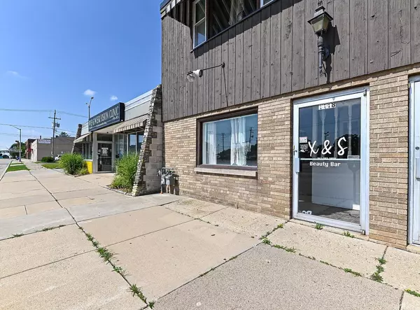 Racine, WI 53405,1116 Grove AVENUE