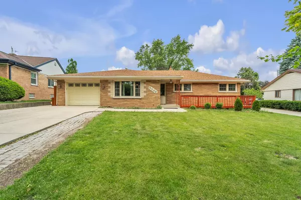 5542 W Jerelyn PLACE, Milwaukee, WI 53219