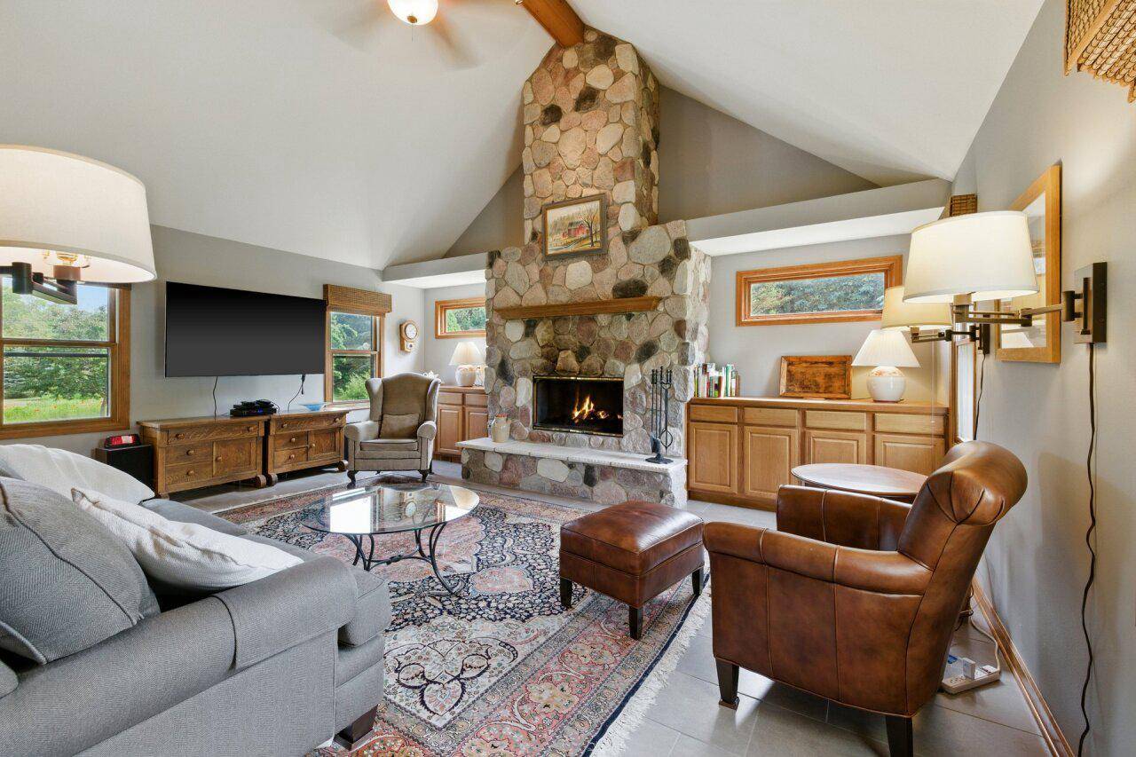 Dousman, WI 53118,W334S3908 Deerpark DRIVE