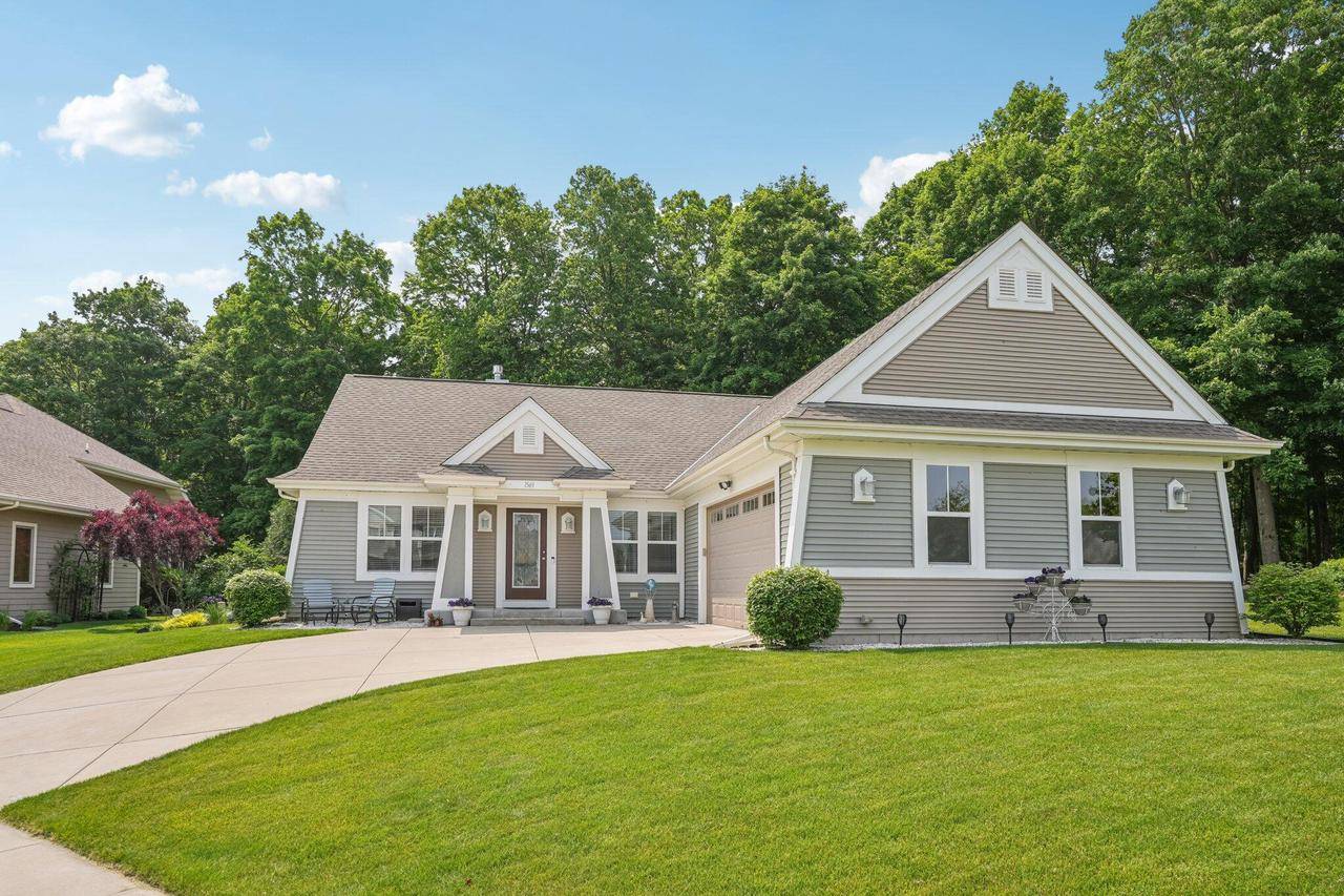 1549 E Monroe AVENUE, Hartford, WI 53027