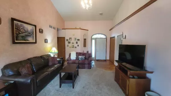 Watertown, WI 53094,815 Oakwood LANE