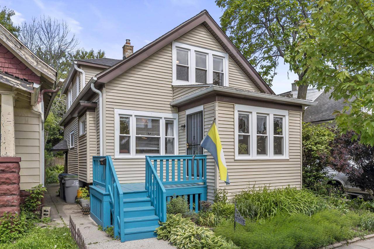3715 N 2nd STREET, Milwaukee, WI 53212