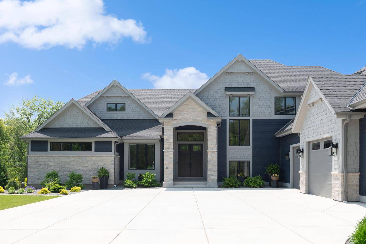 N63W30677 Fairwater LANE, Hartland, WI 53029