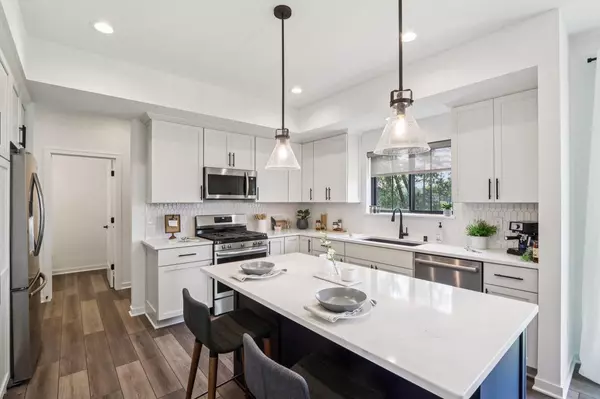 Pewaukee, WI 53072,W251N2343 Valleyview CIRCLE