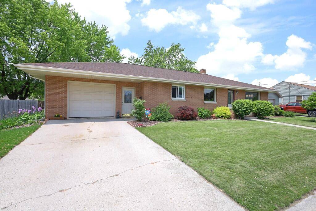 Manitowoc, WI 54220,1334 S 23rd STREET