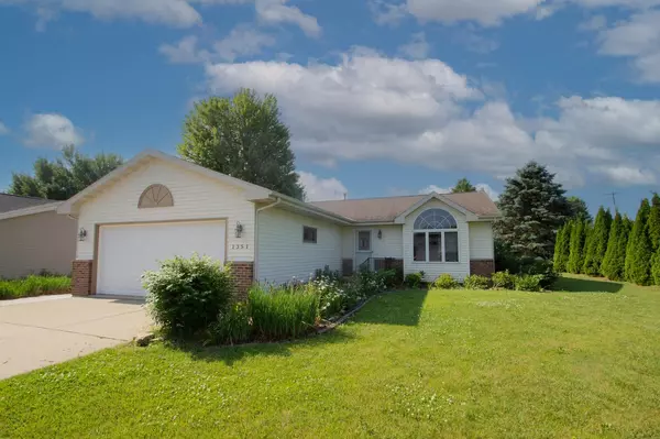 1351 Colonial DRIVE, Watertown, WI 53098
