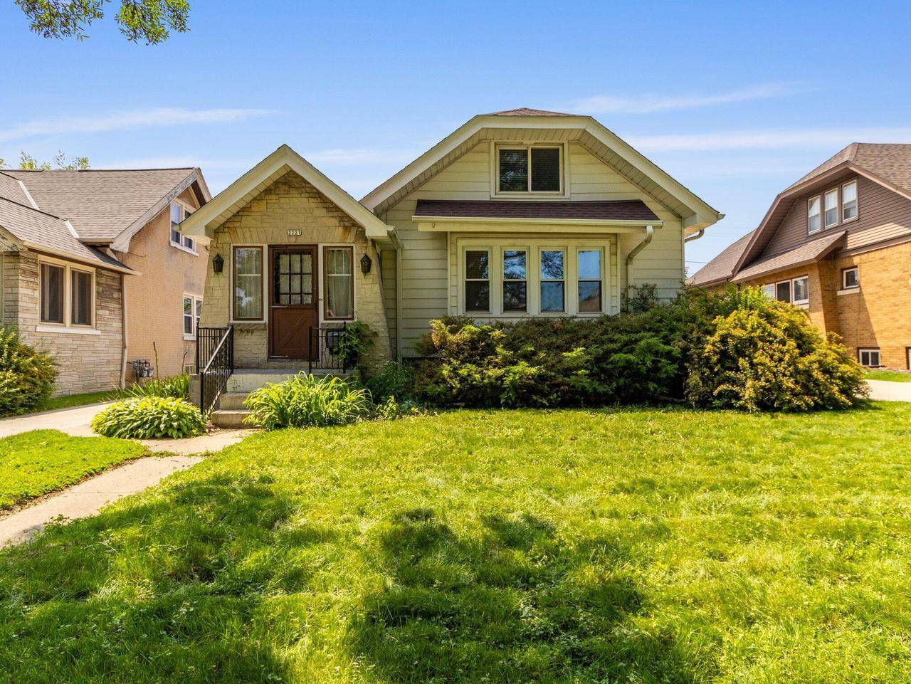 2221 N 60th STREET, Milwaukee, WI 53208