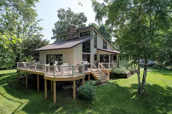 W332S3829 Lilac COURT, Dousman, WI 53118