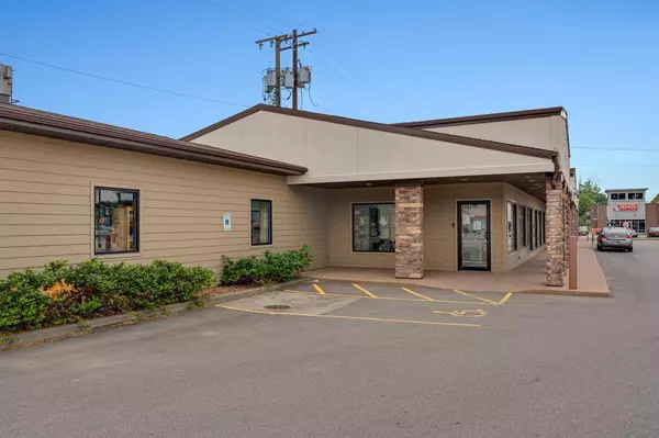 La Crosse, WI 54601,2404 State ROAD