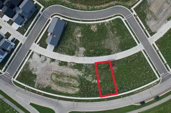 Oak Creek, WI 53154,9467 E LAKE VISTA PARKWAY #4004