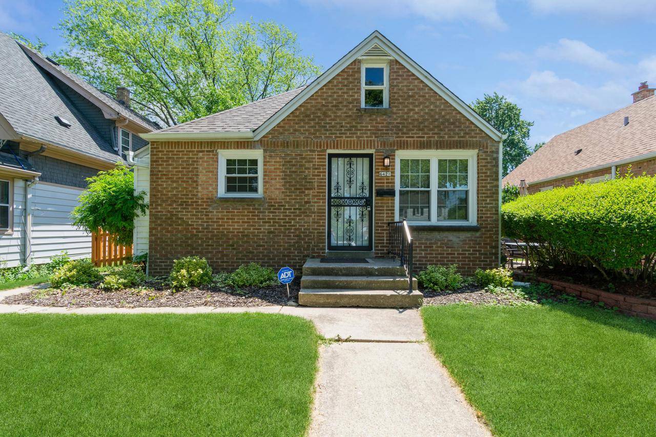 6421 W Girard AVENUE, Milwaukee, WI 53210