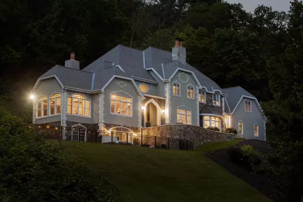 N1967 Joy LANE, La Crosse, WI 54601