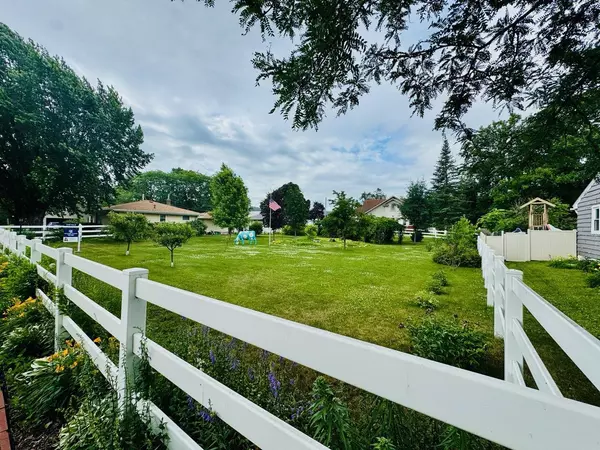 1909 5TH STREET W, Winona, MN 55987