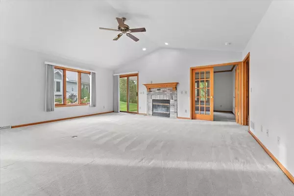Greenfield, WI 53228,12356 W Waterford AVENUE