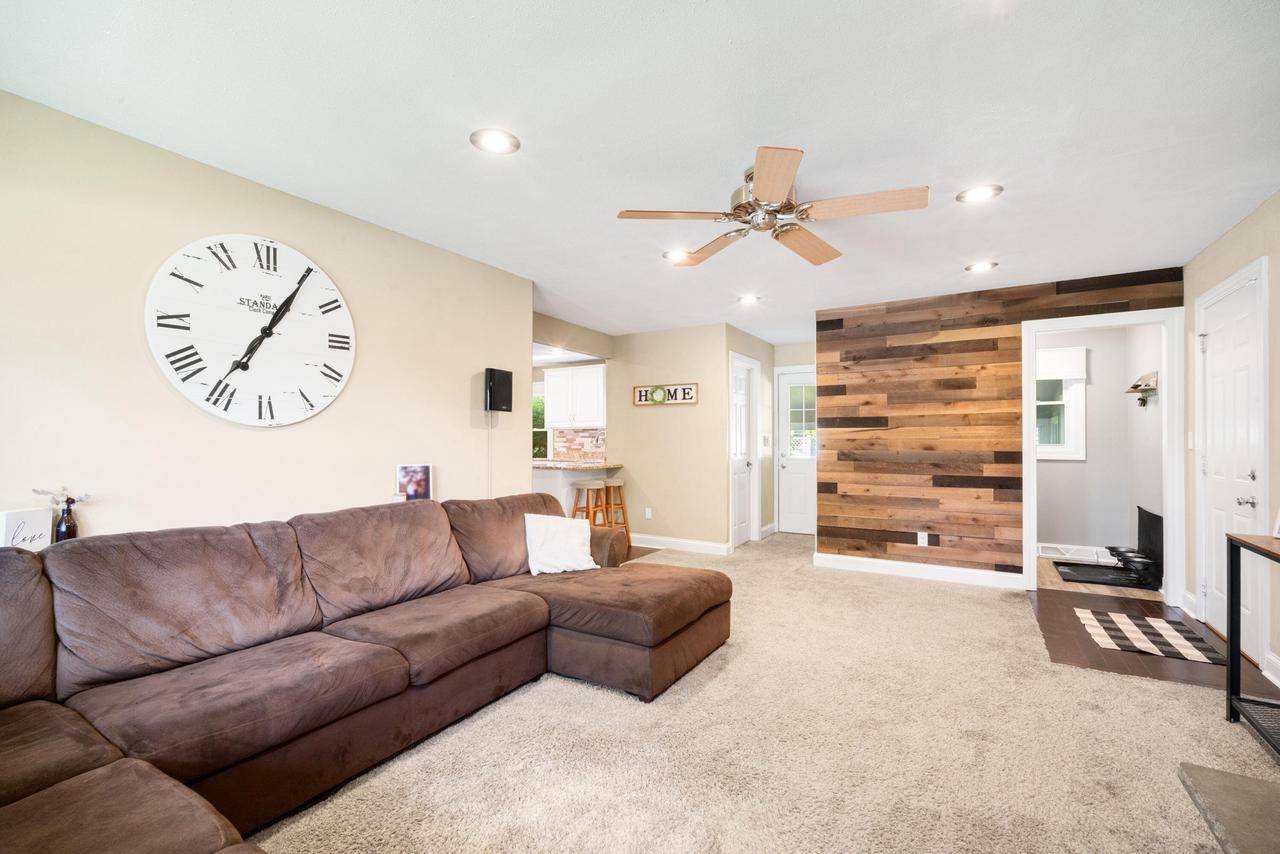 Waukesha, WI 53186,1701 Indianwood LANE