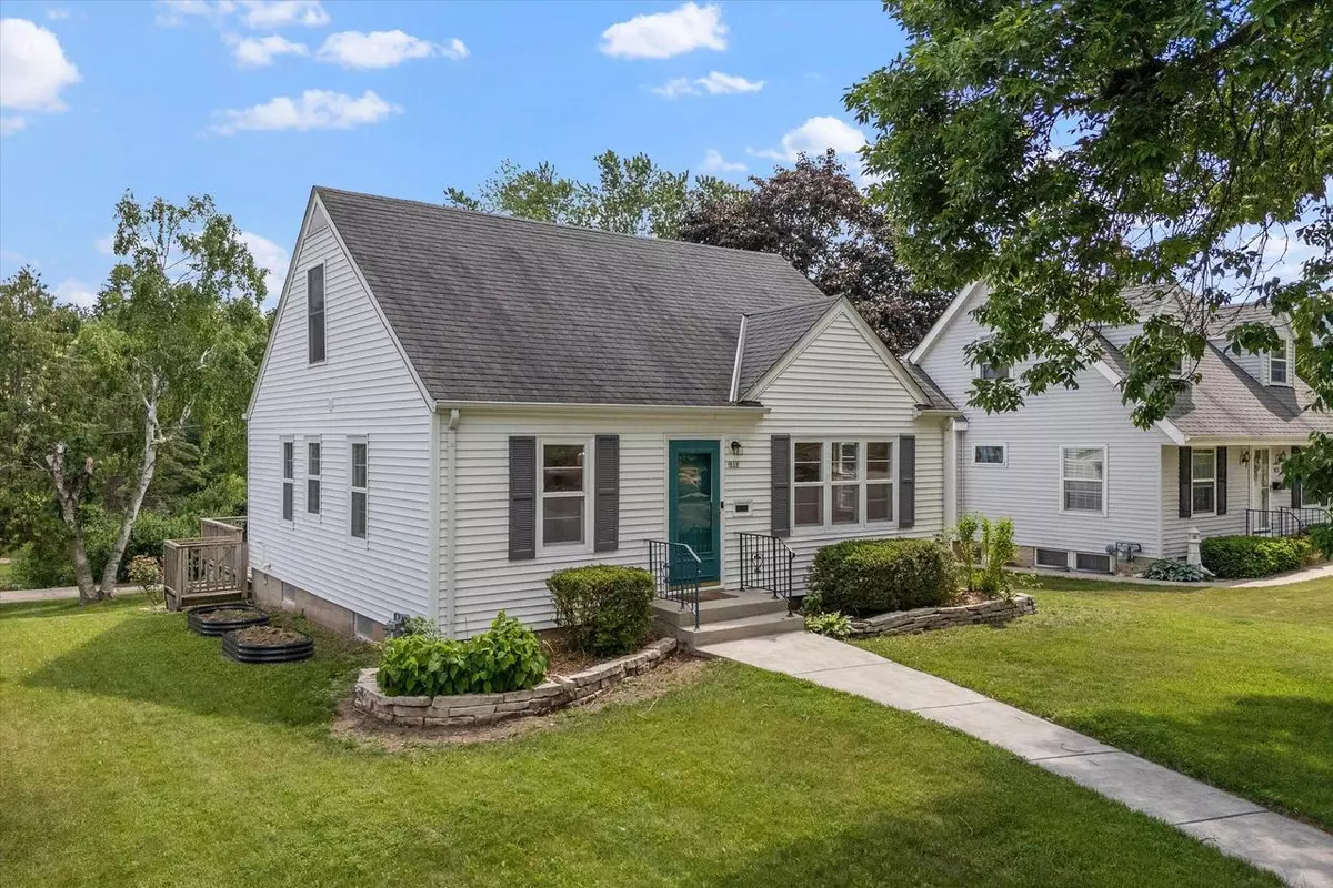 Port Washington, WI 53074,819 W Melin STREET