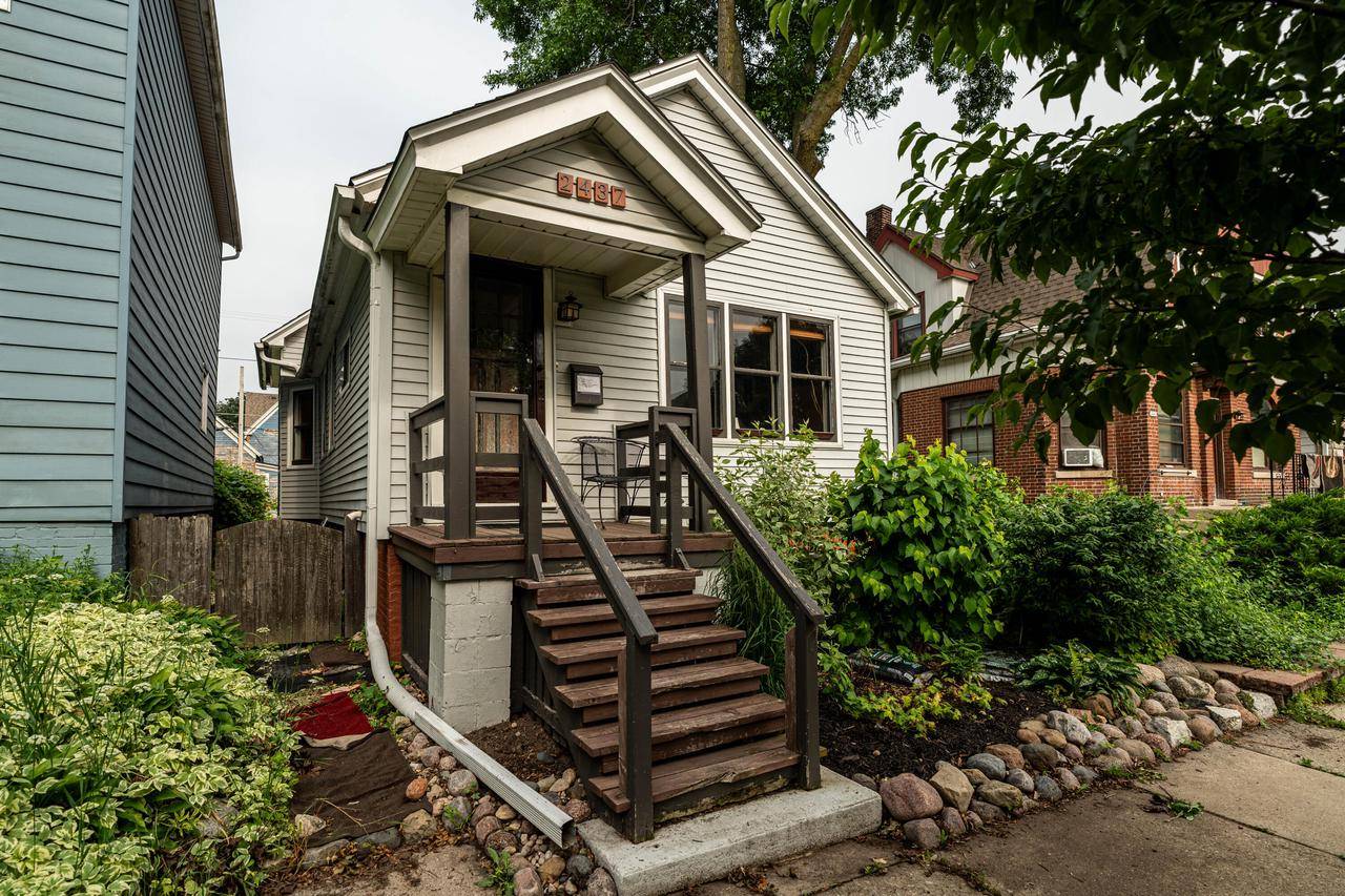 2437 N Pierce STREET, Milwaukee, WI 53212