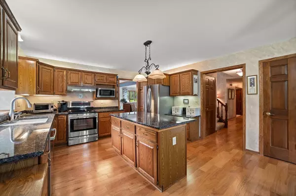 Waukesha, WI 53188,W274N486 Hilltop DRIVE
