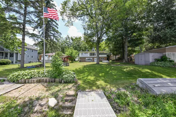 Burlington, WI 53105,33826 S Lakeshore DRIVE