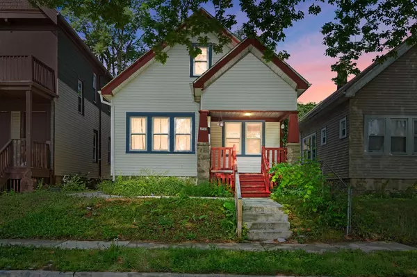 2745 N 33rd STREET, Milwaukee, WI 53210