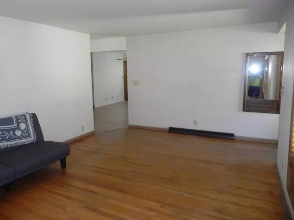 Port Washington, WI 53074,206 S High STREET