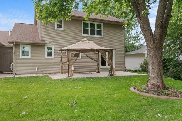 Fond Du Lac, WI 54935,1001 Bluehill AVENUE