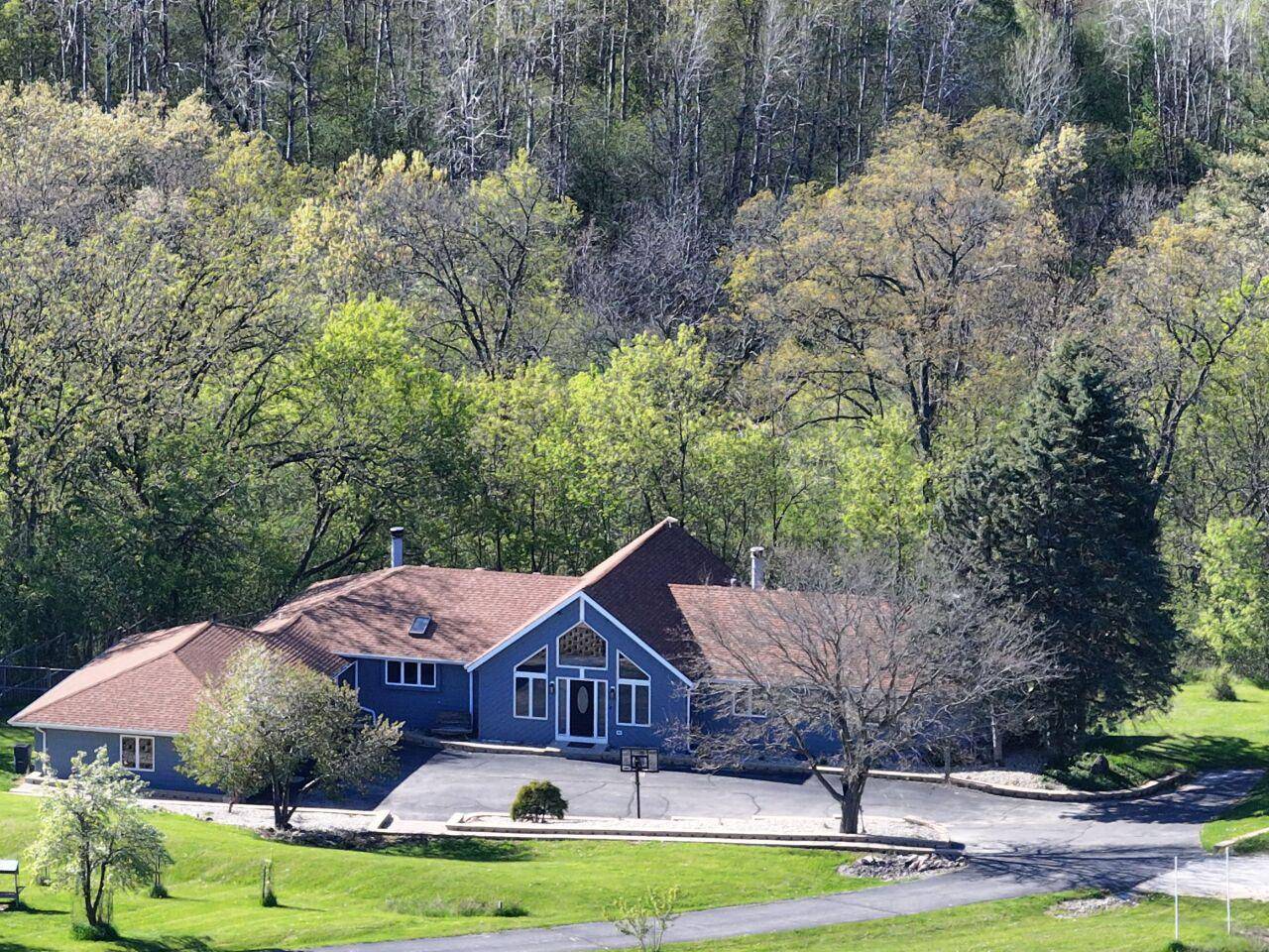W590 Kearney ROAD, Burlington, WI 53105