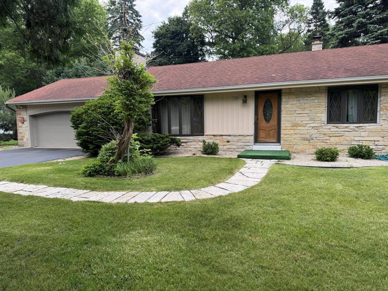 1260 Westbrooke PARKWAY, Waukesha, WI 53186