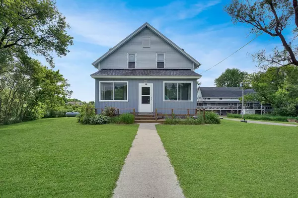 3933 Lovers LANE #3935, Slinger, WI 53086