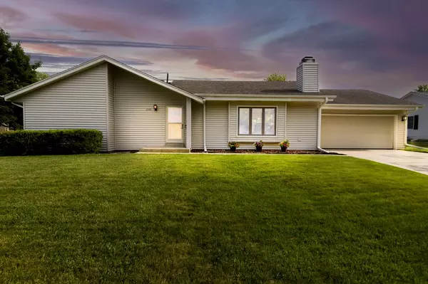 2901 W Hilltop LANE, Franklin, WI 53132
