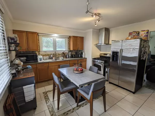 Waukesha, WI 53186,314 Coolidge AVENUE