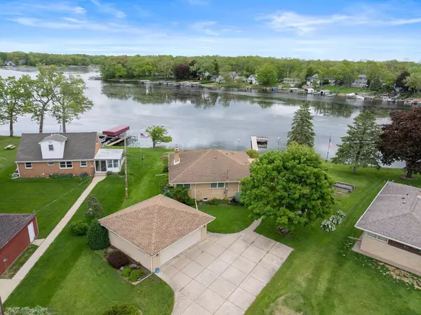 Waterford, WI 53185,5743 Island View COURT