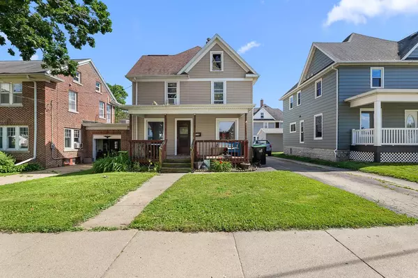 323 W Maple AVENUE, Beaver Dam, WI 53916