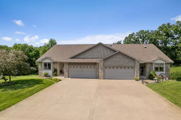 W5444 Timber Creek TRAIL, La Crosse, WI 54601