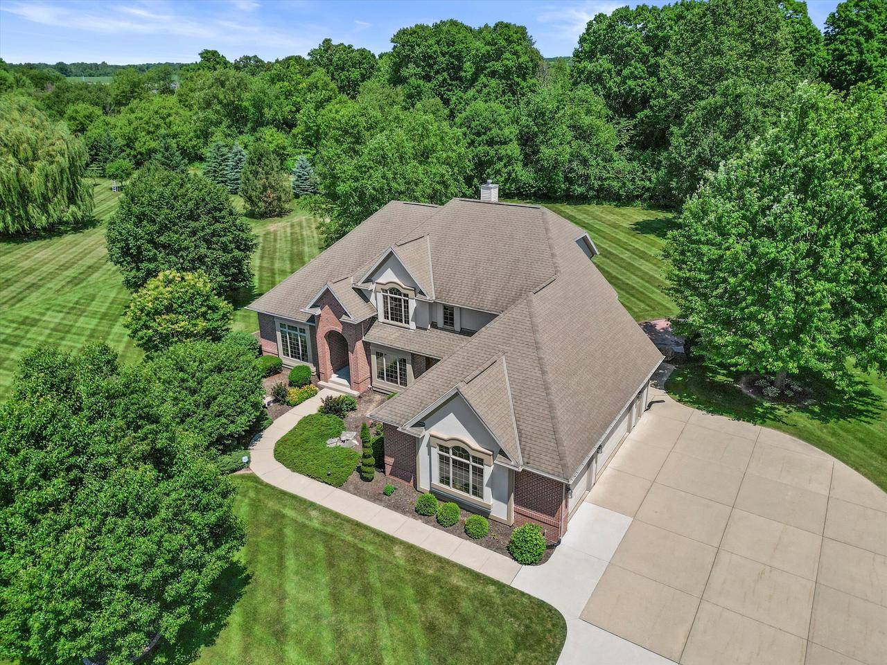 Hubertus, WI 53033,768 Coyote COURT