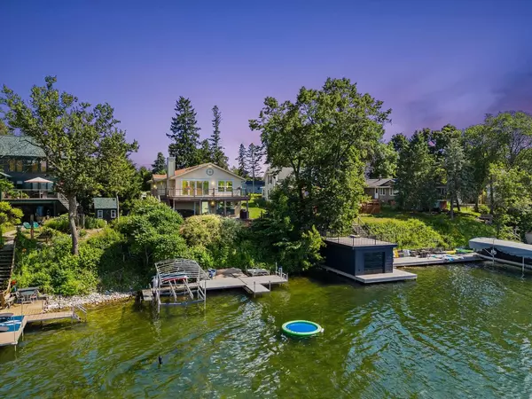Colgate, WI 53017,105 E Lake LANE