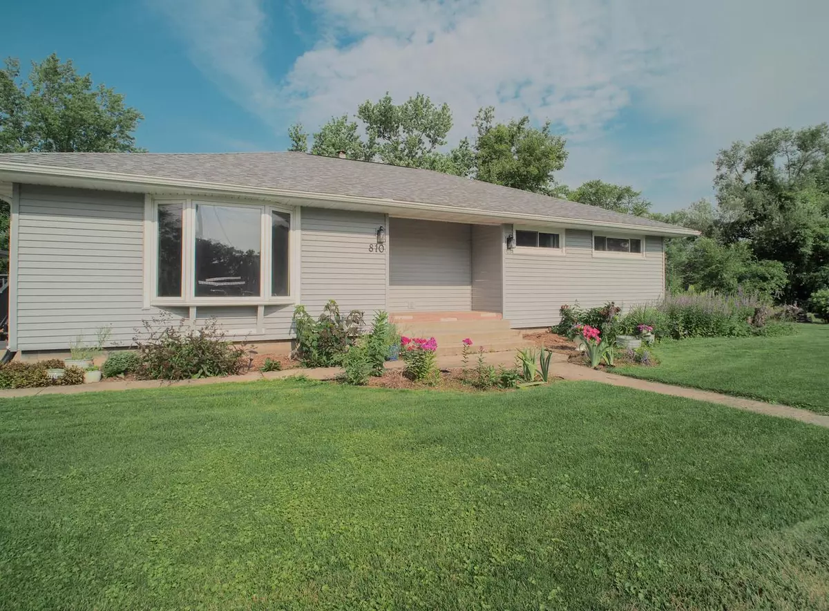 Watertown, WI 53098,810 Clay STREET