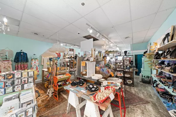 Lake Geneva, WI 53147,707 W Main STREET