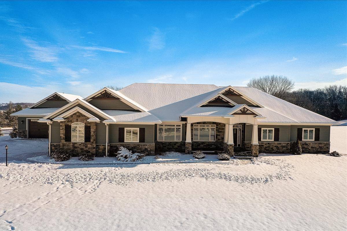 Waunakee, WI 53597,6240 Amethyst Dr