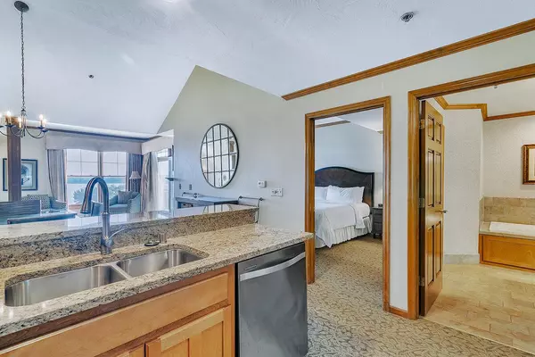 Elkhart Lake, WI 53020,101 Osthoff AVENUE #452