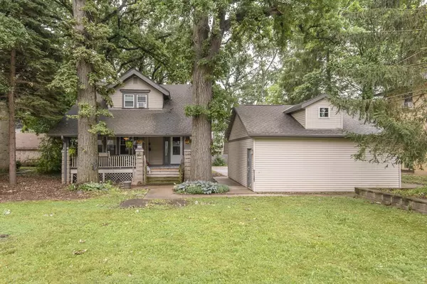 8141 W North AVENUE, Wauwatosa, WI 53213
