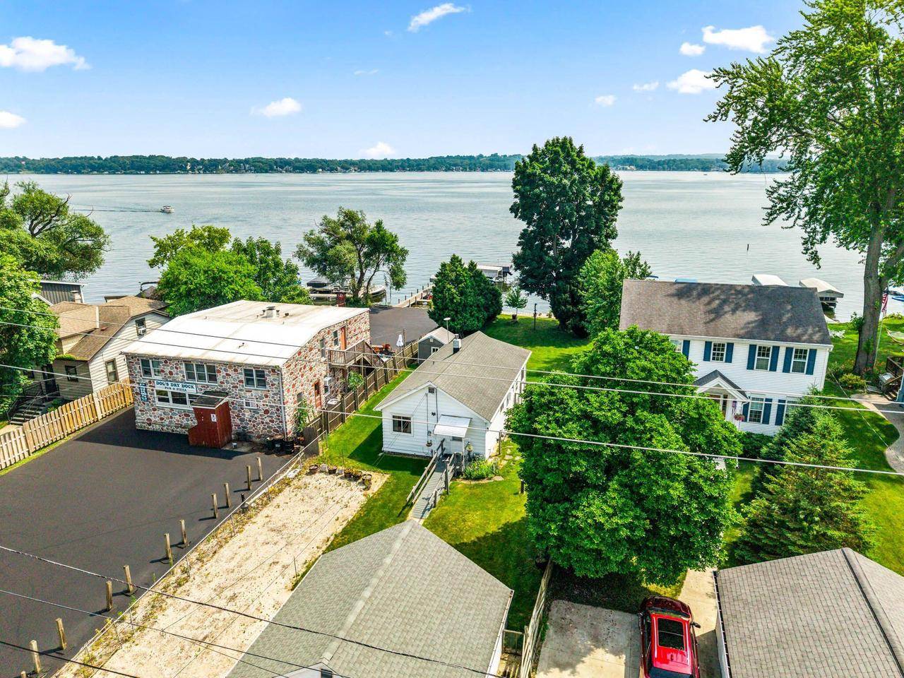 N38W27099 Parkside ROAD, Pewaukee, WI 53072
