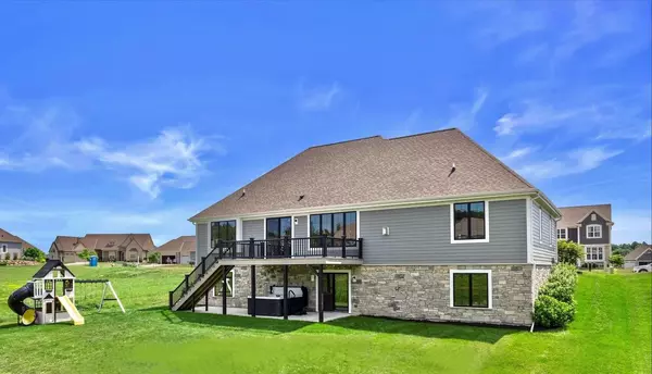 Waukesha, WI 53189,1424 White Deer TRAIL