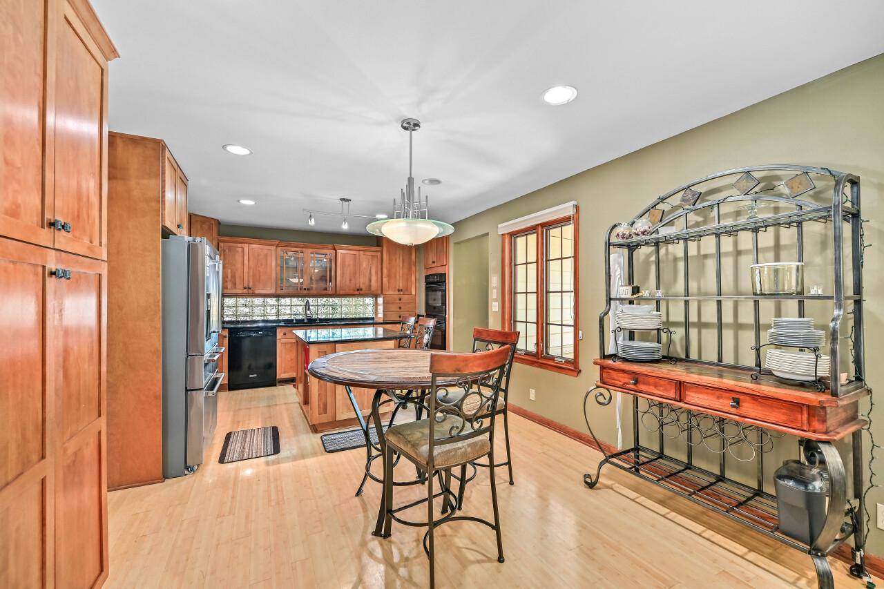 Glendale, WI 53209,2526 W Dunwood ROAD