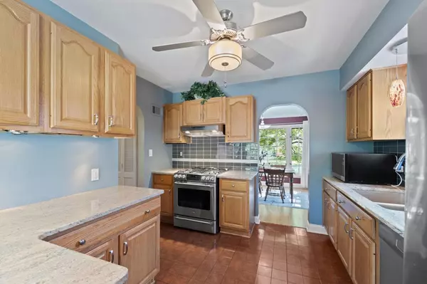 West Allis, WI 53219,2363 S 83rd STREET