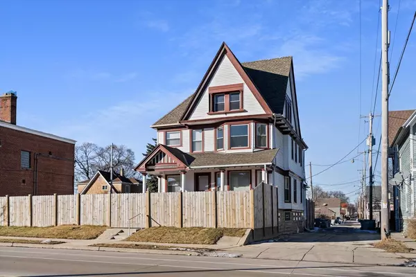 124 W North AVENUE, Milwaukee, WI 53212