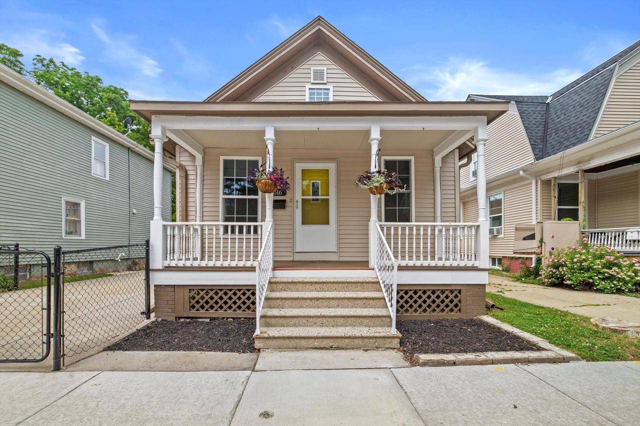 1516 Park AVENUE, Racine, WI 53403