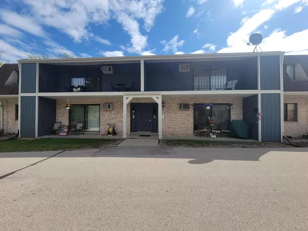 3242 W Mangold AVENUE #H, Greenfield, WI 53221